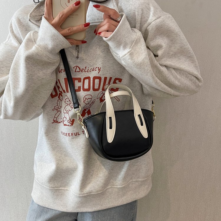 PU Shoulder Bag with Zipper and Stitching Detail - White with Khaki,White with Khaki with Pendant,White with Green,White with Green with Pendant,White with Black,White with Black with Pendant,Black with Pendant,Black - One Size - Image 2