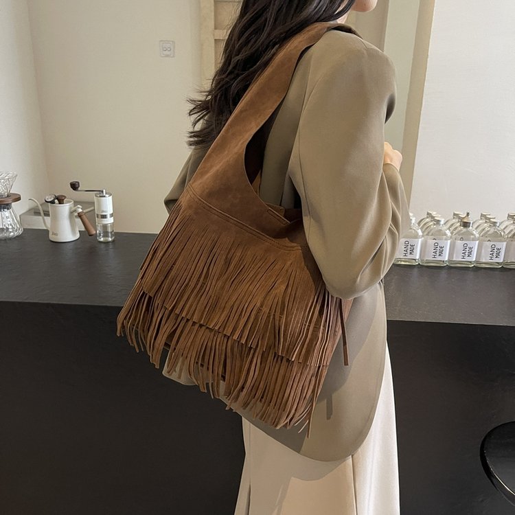 PU Shoulder Bag with Zipper and Stitching Detail Light Coffee - Image 4