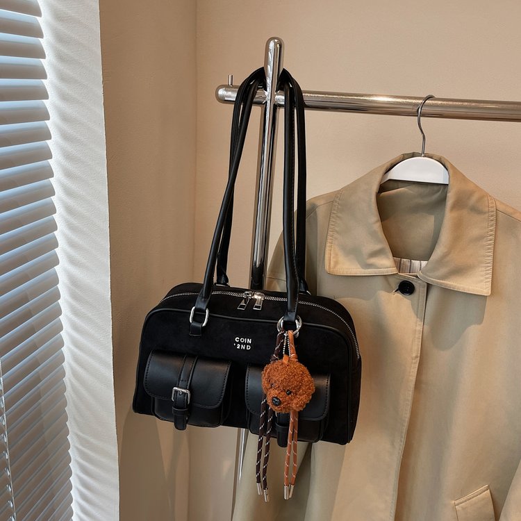 PU Boston Shoulder Bag with Zipper and Stitching - Winter 2024 - Image 4