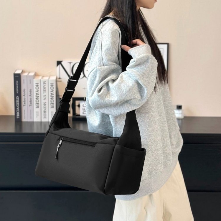 Color Block Shoulder Crossbody Handbag with Zipper Closure - Image 3