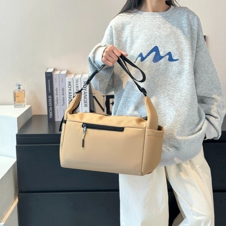 Color Block Shoulder Crossbody Handbag with Zipper Closure - Image 4