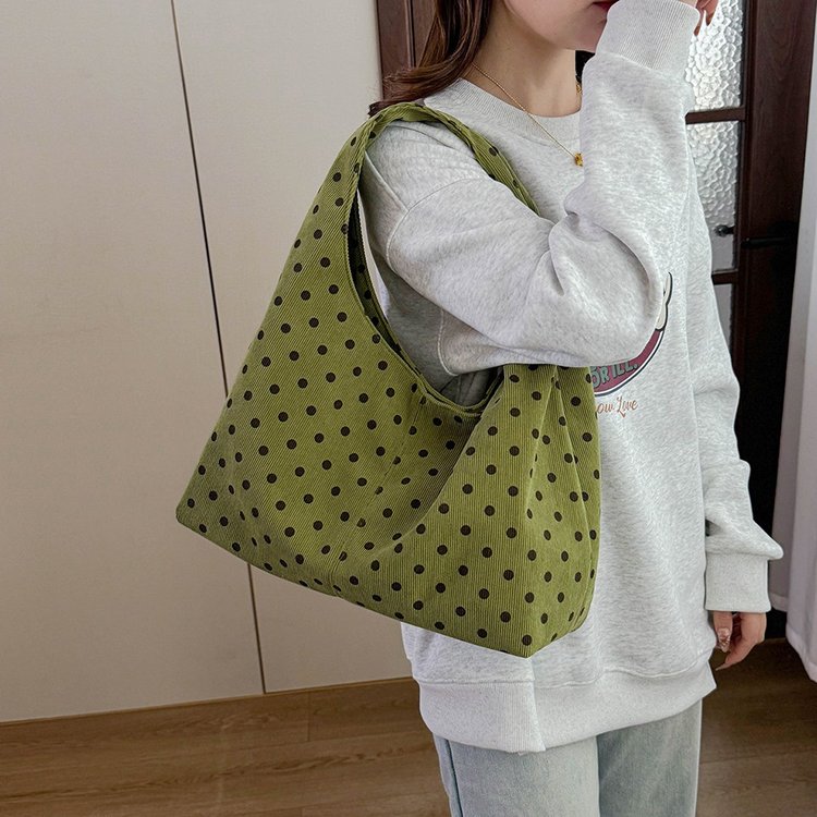 Women's Casual Minimalist Colorblock Shoulder Bag with Magnetic Closure - Winter 2025