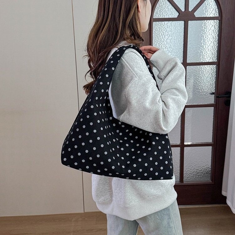 Women's Casual Minimalist Colorblock Shoulder Bag with Magnetic Closure - Winter 2025 - Image 2