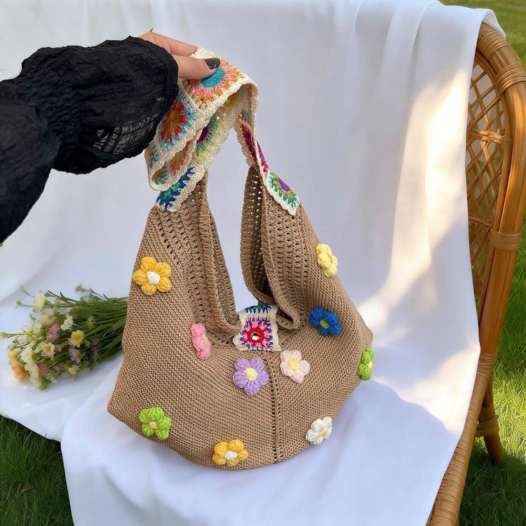 Women's Woven Straw Bag with Magnetic Closure - Summer 2026 - Off-White,Khaki - One Size - Image 3