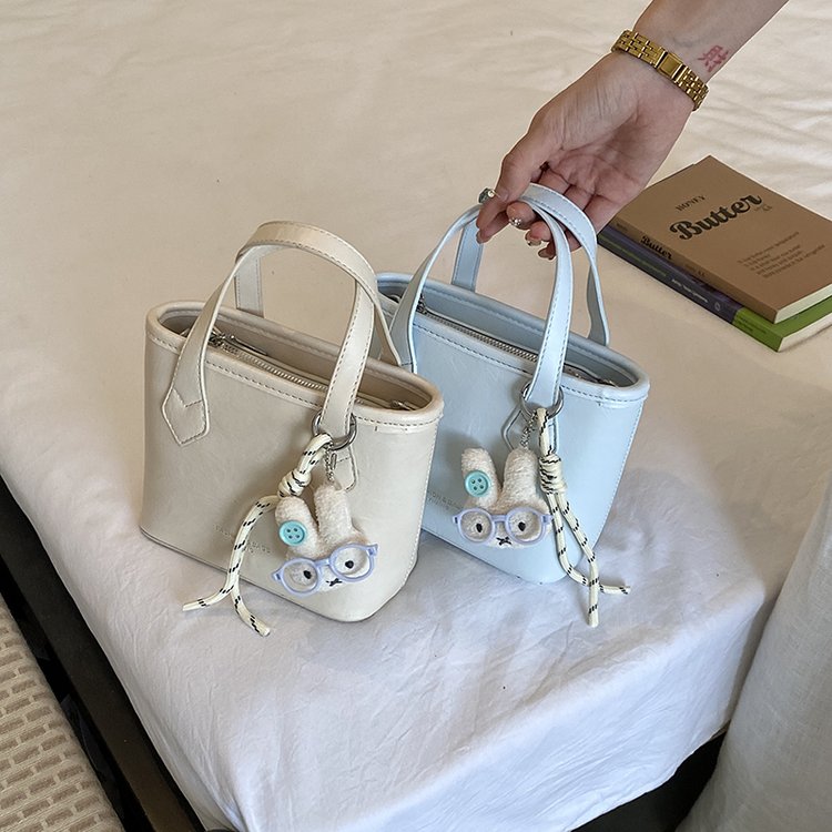 Women's Single Shoulder Crossbody Handbag with Zipper Closure Summer 2026 Medium - Image 4