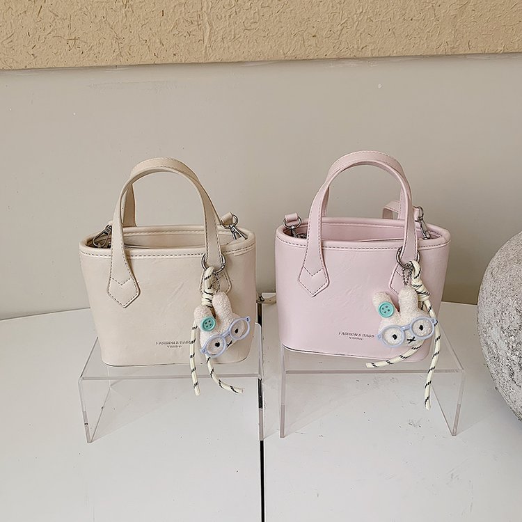 Women's Single Shoulder Crossbody Handbag with Zipper Closure Summer 2026 Medium - Image 2