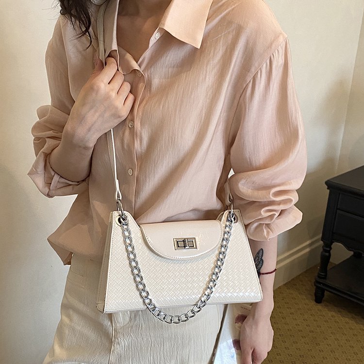 Women's Single Shoulder Crossbody Bag with Lock Closure - Summer 2026 Medium Size - Beige,Black,Green,Pink - Medium - Image 3